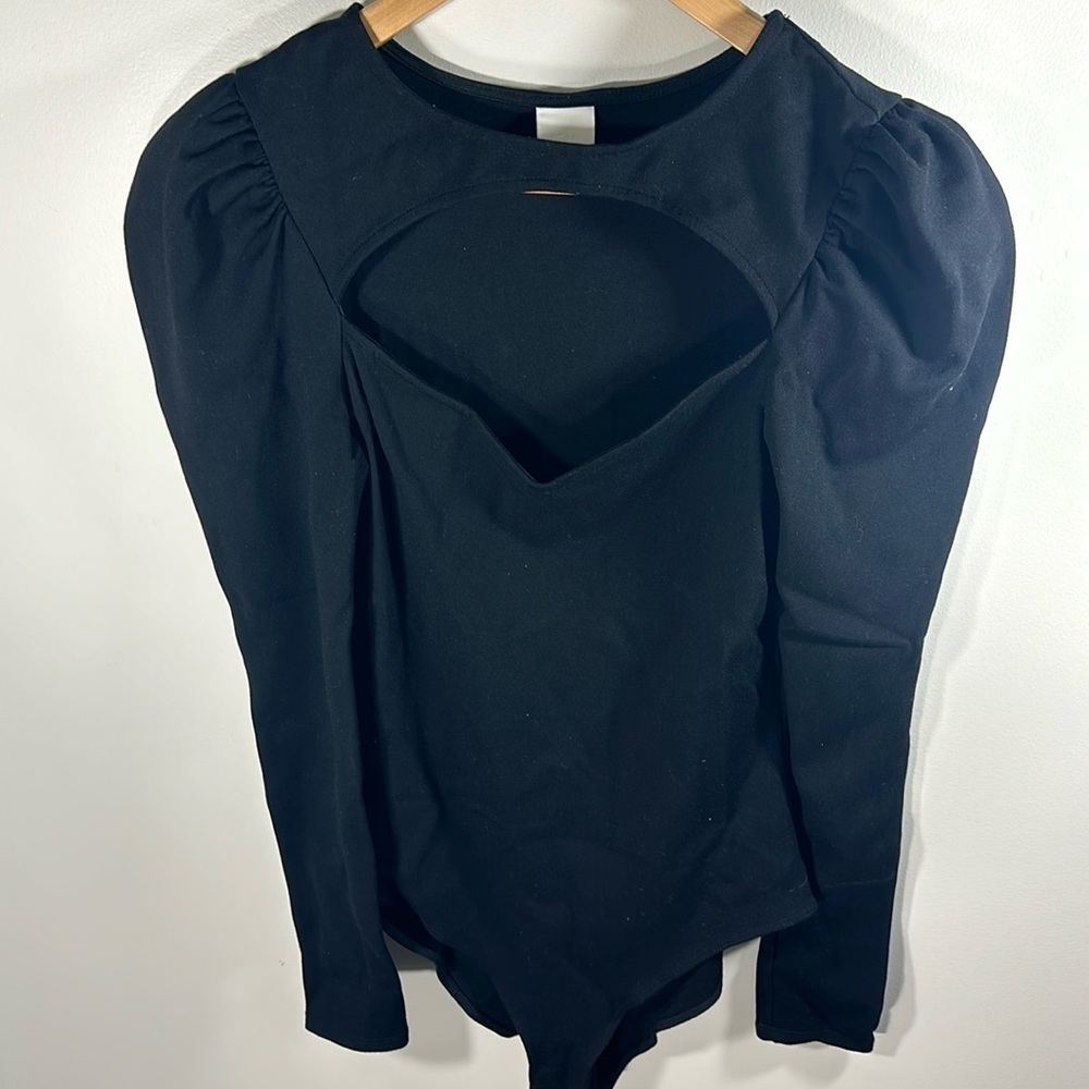 {H&M} NWOT Puff-sleeved Bodysuit Thick Jersey Cut out Key hole Sweat Heart - Picture 2 of 8